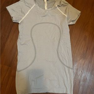 Lululemon top